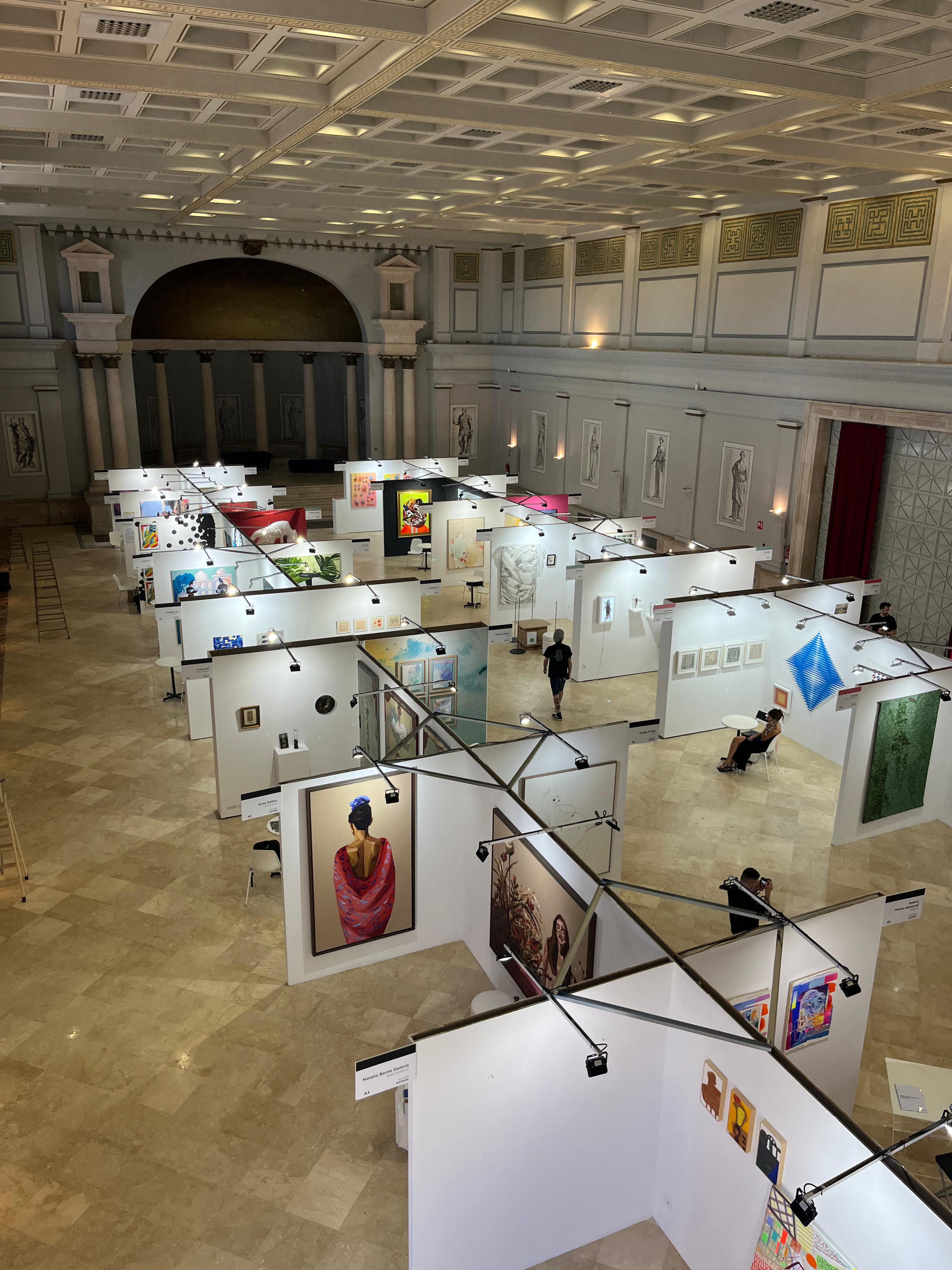 Detalles arquitectónicos del Pueblo Español durante la feria